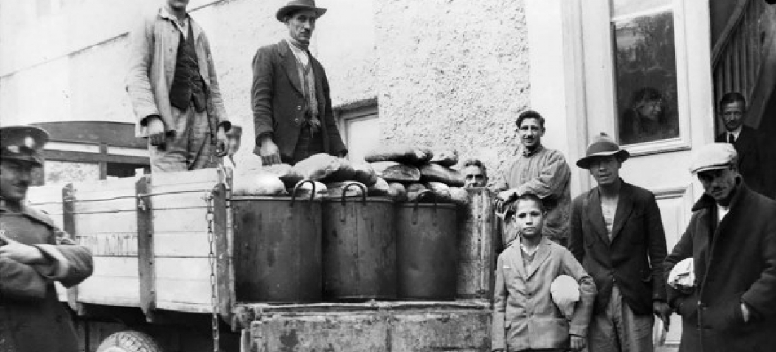 Διανομή συσσιτίου στην Αθήνα, Αρχείο ΕΡΤ – Πέτρος Πουλίδης